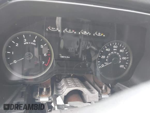 ✅ 2018 Ford F-150 Lariat • VIN: 1FTEW1EG2JKG05367 • Lot: 43691664. Wystawiony na IAAI z przebiegiem 139 014 mil. Bezpłatny archiwum sprzedaży aukcyjnych z USA i szczegółowy raport historii pojazdu na DreamBid. Zdjęcie 7.