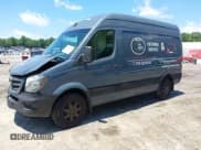 ✅ 2018 Mercedes-Benz Sprinter Cargo Worker • VIN: WD3PE7CD9JP640248 • Lot: 42318909. Wystawiony na IAAI z przebiegiem 109 000 mil. Bezpłatny archiwum sprzedaży aukcyjnych z USA i szczegółowy raport historii pojazdu na DreamBid. Zdjęcie 2.