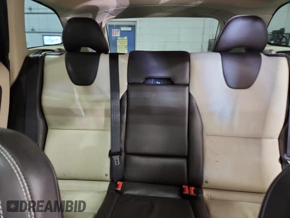 ✅ 2010 Volvo XC60 3.0T • VIN: YV4992DZ0A2019815 • Lot: 85406385. Listed on Copart with 216,486 mi. Free auction sales archive from the USA and detailed vehicle history report at DreamBid. Image 10.