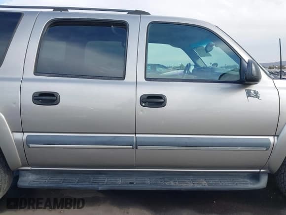 ✅ 2003 Chevrolet Suburban LS • VIN: 1GNFK16T83J198022 • Лот: 41273545. Опубликован ранее на IAAI с пробегом 275 758 миль. Бесплатный доступ к архиву аукционных продаж из США и подробный отчёт об истории автомобиля на DreamBid. Изображение 14.