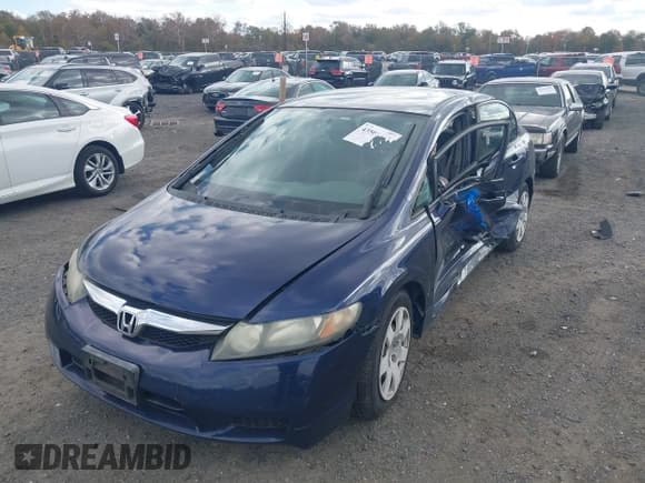 ✅ 2011 Honda Civic LX • VIN: 2HGFA1F56BH521398 • Lot: 43503543. Wystawiony na IAAI z przebiegiem 165 423 mil. Bezpłatny archiwum sprzedaży aukcyjnych z USA i szczegółowy raport historii pojazdu na DreamBid. Zdjęcie 2.
