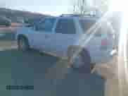 2006 Mercury Mariner Luxury z VIN 4M2YU571X6DJ04235, wystawiony jako IAAI lot #41631062 z przebiegiem 290 925 mil mil oraz . Historia ofert i sprzedaży dostępna na DreamBid. Obrazek 3.