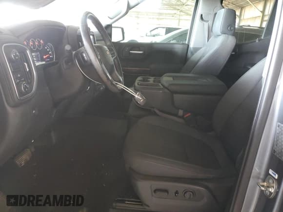 ✅ 2019 Chevrolet Silverado 1500 LT • VIN: 1GCRWCED4KZ221781 • Lot: 50650095. Wystawiony na Copart z przebiegiem 101 738 mil. Bezpłatny archiwum sprzedaży aukcyjnych z USA i szczegółowy raport historii pojazdu na DreamBid. Zdjęcie 7.