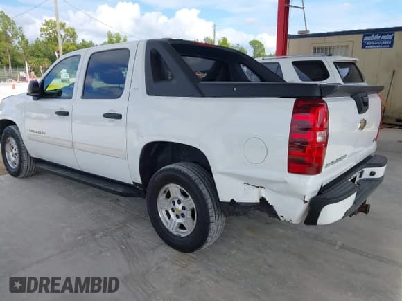✅ 2008 Chevrolet Avalanche 1LT • VIN: 3GNFK12358G268381 • Lot: 43829329. Listed on IAAI with 192,491 mi. Free auction sales archive from the USA and detailed vehicle history report at DreamBid. Image 3.