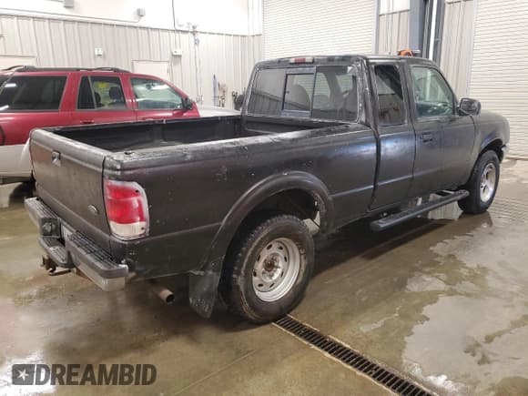 ✅ 2000 Ford Ranger XLT • VIN: 1FTZR15X4YTB28390 • Lot: 64061415. Listed on Copart with 165,592 mi. Free auction sales archive from the USA and detailed vehicle history report at DreamBid. Image 3.