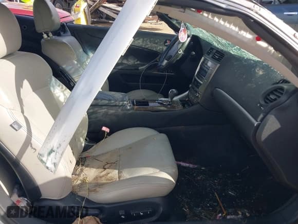 ✅ 2011 Lexus IS 250 C • VIN: JTHFF2C21B2516455 • Lot: 42501767. Listed on IAAI with 126,398 mi. Free auction sales archive from the USA and detailed vehicle history report at DreamBid. Image 5.