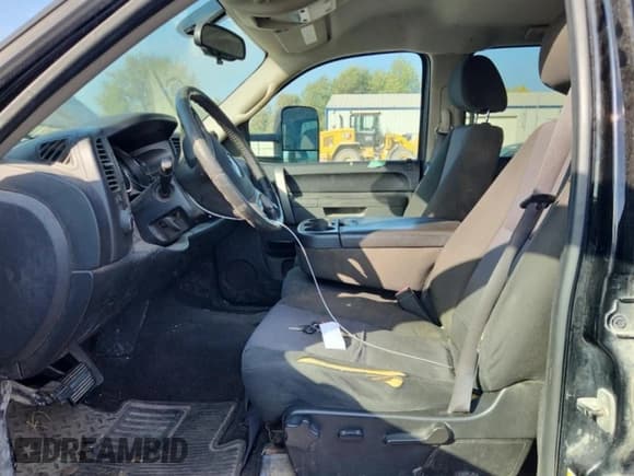 ✅ 2011 Chevrolet Silverado 1500 LT • VIN: 3GCPKSE34BG166401 • Lot: 81984535. Listed on Copart with 284,439 mi. Free auction sales archive from the USA and detailed vehicle history report at DreamBid. Image 7.