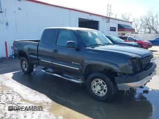 2004 Chevrolet Silverado 2500HD LS with VIN 1GCHK29U74E211431, listed as a IAAI auction lot 41798932 with 380,693 mi miles and . Bid and sale history available at DreamBid. Image 1.