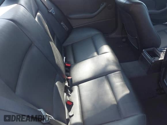 2002 BMW 3 Series 325i с VIN WBAET37422NG84269, выставлен на аукционе IAAI как лот 43450678 с пробегом 70 757 миль миль и . История ставок и продаж доступна на DreamBid. Изображение 8.