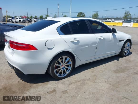 ✅ 2017 Jaguar XE 25t • VIN: SAJAR4BG3HA976695 • Lot: 42179424. Listed on IAAI with 101,435 mi. Free auction sales archive from the USA and detailed vehicle history report at DreamBid. Image 4.