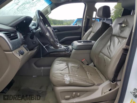 ✅ 2018 Chevrolet Suburban LT • VIN: 1GNSCHKC8JR216396 • Lot: 66121034. Wystawiony na Copart z przebiegiem 123 672 mil. Bezpłatny archiwum sprzedaży aukcyjnych z USA i szczegółowy raport historii pojazdu na DreamBid. Zdjęcie 7.