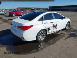 2014 Hyundai Sonata SE with VIN 5NPEC4AC0EH820702, listed as a IAAI auction lot 43496052 with 134,812 mi miles and . Bid and sale history available at DreamBid. Image 4.