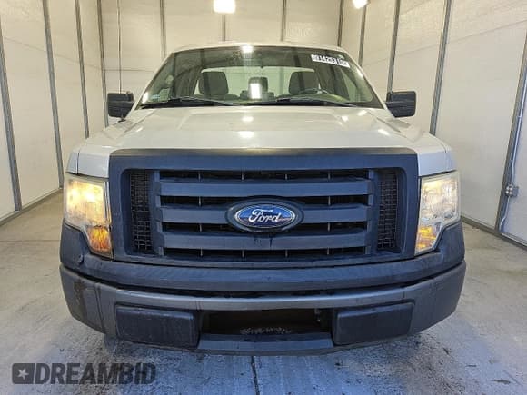 ✅ 2011 Ford F-150 XL • VIN: 1FTMF1CM0BKD77049 • Lot: 91425315. Wystawiony na Copart z przebiegiem 72 050 mil. Bezpłatny archiwum sprzedaży aukcyjnych z USA i szczegółowy raport historii pojazdu na DreamBid. Zdjęcie 5.