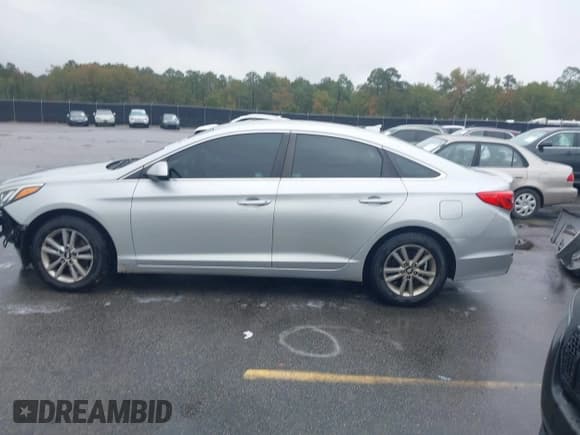 ✅ 2016 Hyundai Sonata SE • VIN: 5NPE24AF4GH362887 • Лот: 43555714. Опубликован ранее на IAAI с пробегом 179 615 миль. Бесплатный доступ к архиву аукционных продаж из США и подробный отчёт об истории автомобиля на DreamBid. Изображение 14.