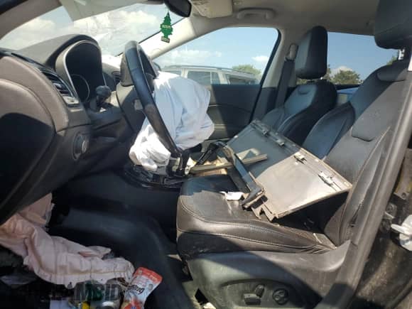 2018 Jeep Compass Limited z VIN 3C4NJDCB6JT365553, wystawiony jako Copart lot #69211095 z przebiegiem 67 121 mil mil oraz Szkoda całkowita • Salvage title. Historia ofert i sprzedaży dostępna na DreamBid. Obrazek 7.