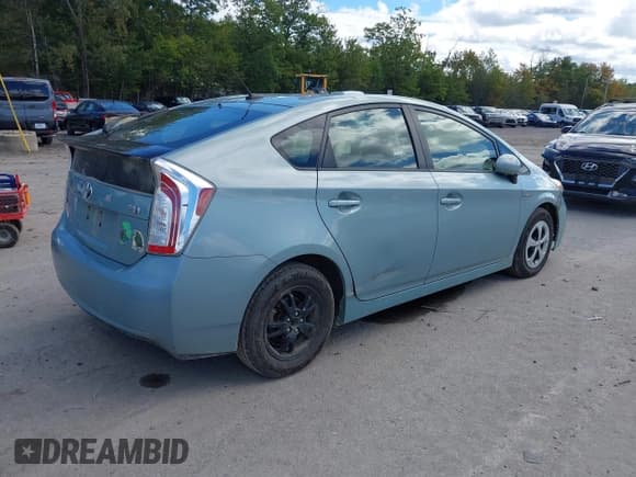 ✅ 2014 Toyota Prius Four • VIN: JTDKN3DUXE1817101 • Lot: 43311861. Wystawiony na IAAI z przebiegiem 187 838 mil. Bezpłatny archiwum sprzedaży aukcyjnych z USA i szczegółowy raport historii pojazdu na DreamBid. Zdjęcie 4.
