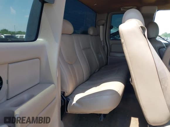 ✅ 2004 Chevrolet Silverado 1500 Z71 • VIN: 2GCEK19T441202160 • Лот: 42054363. Опубликован ранее на IAAI с пробегом 215 182 миль. Бесплатный доступ к архиву аукционных продаж из США и подробный отчёт об истории автомобиля на DreamBid. Изображение 8.