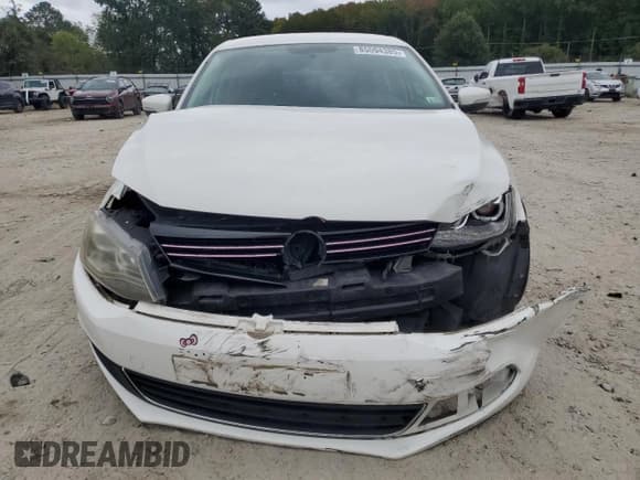 ✅ 2013 Volkswagen Jetta SE • VIN: 3VWBX7AJXDM237793 • Lot: 85594385. Listed on Copart with 84,737 mi. Free auction sales archive from the USA and detailed vehicle history report at DreamBid. Image 5.