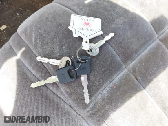 ✅ 1996 Ford Thunderbird LX • VIN: 1FALP6242TH102469 • Лот: 43063157. Опубликован ранее на IAAI с пробегом 187 047 миль. Бесплатный доступ к архиву аукционных продаж из США и подробный отчёт об истории автомобиля на DreamBid. Изображение 11.