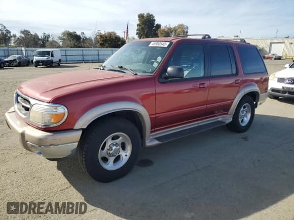 ✅ 2000 Ford Explorer Eddie Bauer • VIN: 1FMZU74E3YZB27368 • Lot: 45900545. Wystawiony na Copart z przebiegiem 154 651 mil. Bezpłatny archiwum sprzedaży aukcyjnych z USA i szczegółowy raport historii pojazdu na DreamBid. Zdjęcie 1.