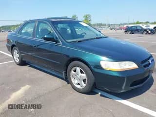 2000 Honda Accord EX с VIN 1HGCG1656YA084883, выставлен на аукционе IAAI как лот 42997773 с пробегом 267 369 миль миль и . История ставок и продаж доступна на DreamBid. Изображение 1.