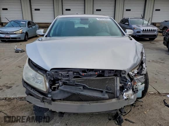 ✅ 2013 Buick LaCrosse Leather • VIN: 1G4GC5E34DF229625 • Lot: 94526465. Wystawiony na Copart z przebiegiem 123 089 mil. Bezpłatny archiwum sprzedaży aukcyjnych z USA i szczegółowy raport historii pojazdu na DreamBid. Zdjęcie 5.