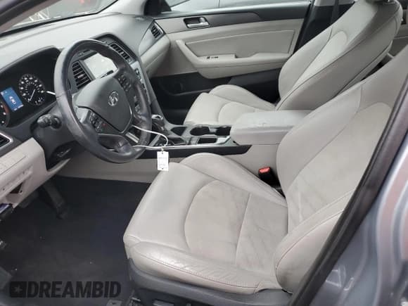 ✅ 2017 Hyundai Sonata Sport • VIN: 5NPE34AF1HH453159 • Лот: 85197715. Опубликован ранее на Copart с пробегом 65 783 миль. Бесплатный доступ к архиву аукционных продаж из США и подробный отчёт об истории автомобиля на DreamBid. Изображение 7.