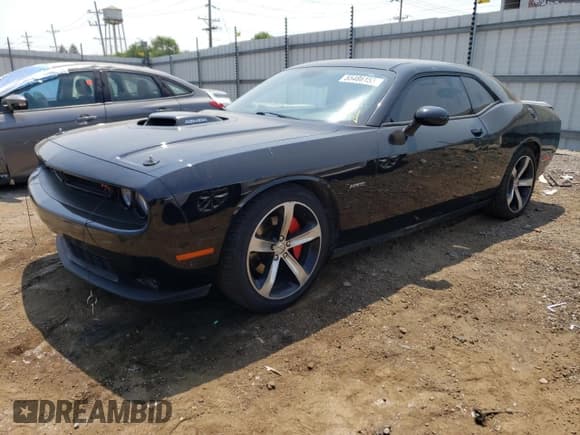✅ 2015 Dodge Challenger R/T Plus • VIN: 2C3CDZBTXFH889055 • Lot: 55486153. Wystawiony na Copart z przebiegiem 83 000 mil. Bezpłatny archiwum sprzedaży aukcyjnych z USA i szczegółowy raport historii pojazdu na DreamBid. Zdjęcie 1.