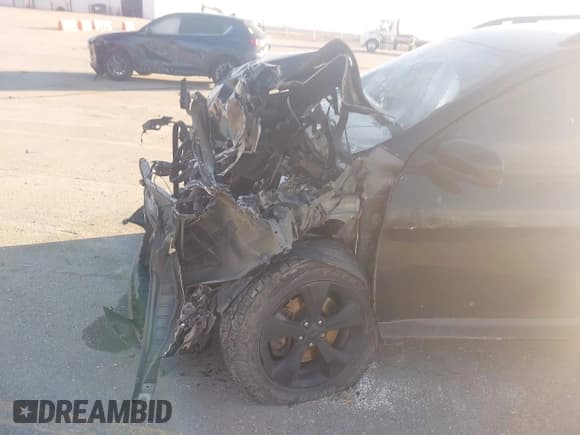 ✅ 2016 Jeep Cherokee Limited • VIN: 1C4PJMDS9GW317166 • Lot: 43603755. Wystawiony na IAAI z przebiegiem 128 680 mil. Bezpłatny archiwum sprzedaży aukcyjnych z USA i szczegółowy raport historii pojazdu na DreamBid. Zdjęcie 6.