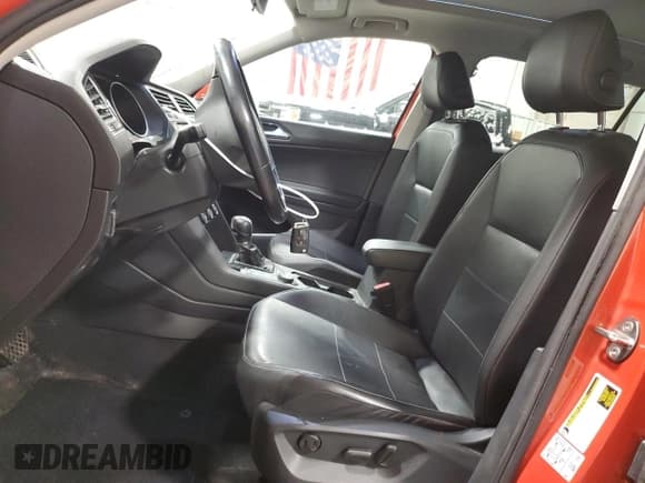 ✅ 2018 Volkswagen Tiguan SEL • VIN: 3VV2B7AX6JM091492 • Лот: 91904355. Опубликован ранее на Copart с пробегом 152 854 миль. Бесплатный доступ к архиву аукционных продаж из США и подробный отчёт об истории автомобиля на DreamBid. Изображение 7.