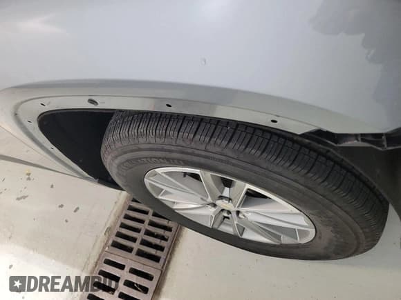 ✅ 2023 Chevrolet Traverse LT Cloth • VIN: 1GNEVGKW5PJ266885 • Lot: 43681024. Wystawiony na IAAI z przebiegiem 63 202 mil. Bezpłatny archiwum sprzedaży aukcyjnych z USA i szczegółowy raport historii pojazdu na DreamBid. Zdjęcie 15.