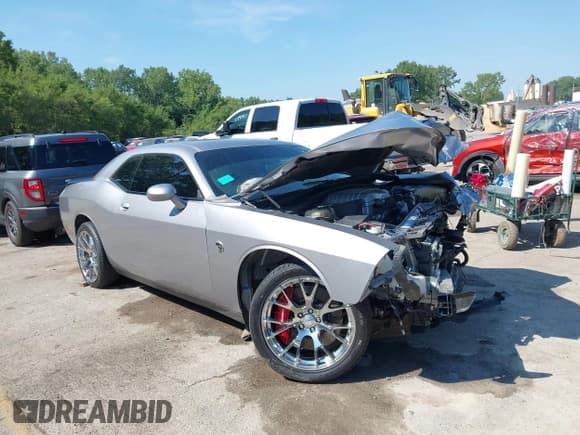 ✅ 2015 Dodge Challenger SRT Hellcat • VIN: 2C3CDZC95FH773376 • Лот: 42914512. Опубликован ранее на IAAI с пробегом 26 265 миль. Бесплатный доступ к архиву аукционных продаж из США и подробный отчёт об истории автомобиля на DreamBid. Изображение 1.