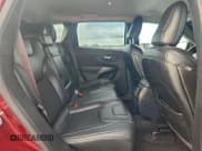 ✅ 2019 Jeep Cherokee Latitude Plus • VIN: 1C4PJMLB0KD398175 • Lot: 94916755. Wystawiony na Copart z przebiegiem 83 847 mil. Bezpłatny archiwum sprzedaży aukcyjnych z USA i szczegółowy raport historii pojazdu na DreamBid. Zdjęcie 11.