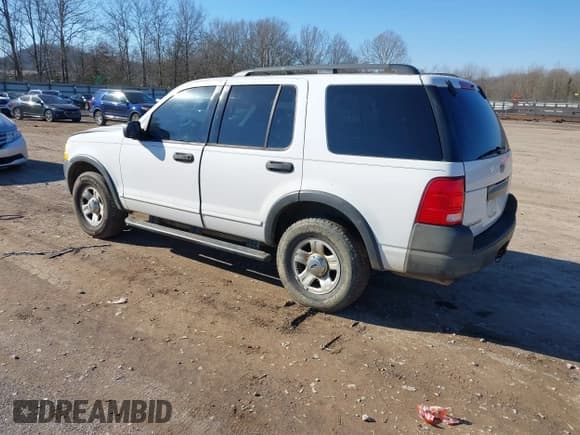 ✅ 2003 Ford Explorer XLS • VIN: 1FMZU72K93UC15792 • Lot: 41295799. Listed on IAAI with 275,275 mi. Free auction sales archive from the USA and detailed vehicle history report at DreamBid. Image 3.