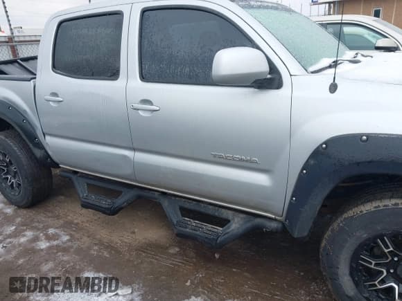 ✅ 2005 Toyota Tacoma PreRunner • VIN: 5TEJU62N15Z096264 • Lot: 41537776. Listed on IAAI with 124,778 mi. Free auction sales archive from the USA and detailed vehicle history report at DreamBid. Image 13.
