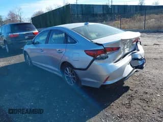 ✅ 2018 Hyundai Sonata SE • VIN: 5NPE24AF0JH717626 • Лот: 43820406. Опубликован ранее на IAAI с пробегом 85 045 миль. Бесплатный доступ к архиву аукционных продаж из США и подробный отчёт об истории автомобиля на DreamBid. Изображение 3.