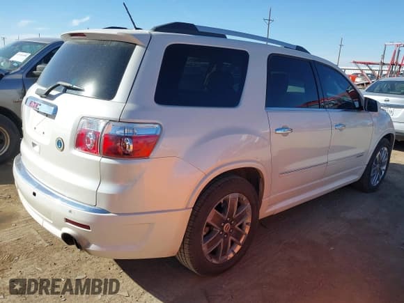 ✅ 2012 GMC Acadia Denali • VIN: 1GKKRTED5CJ169431 • Lot: 43500631. Listed on IAAI with 139,198 mi. Free auction sales archive from the USA and detailed vehicle history report at DreamBid. Image 4.