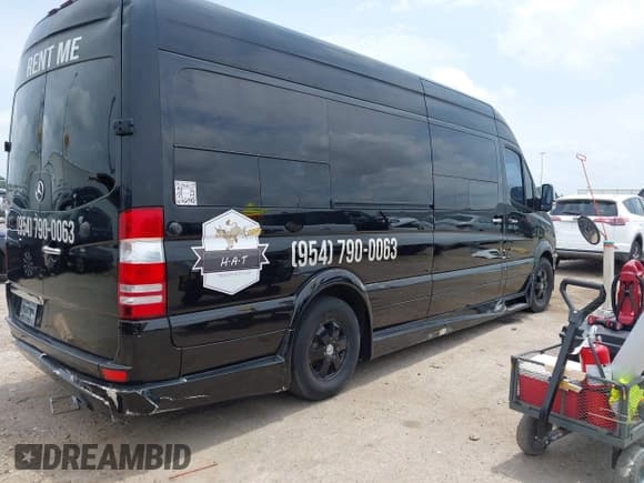 ✅ 2011 Mercedes-Benz Sprinter Cargo • VIN: WD3PE8CC2B5515120 • Лот: 42236505. Опубликован ранее на IAAI с пробегом 149 123 миль. Бесплатный доступ к архиву аукционных продаж из США и подробный отчёт об истории автомобиля на DreamBid. Изображение 4.