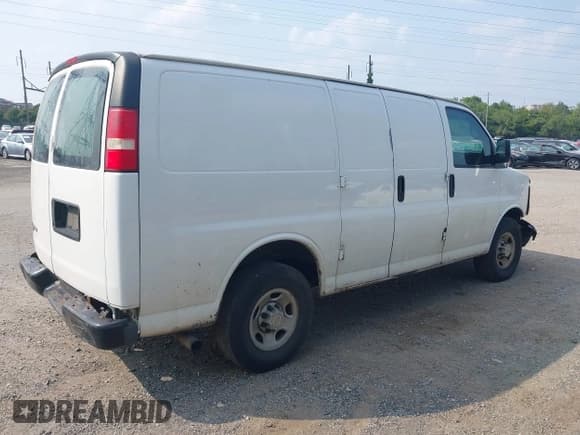 ✅ 2009 Chevrolet Express Cargo • VIN: 1GCGG25C691125228 • Lot: 42952605. Listed on IAAI with 192,989 mi. Free auction sales archive from the USA and detailed vehicle history report at DreamBid. Image 4.