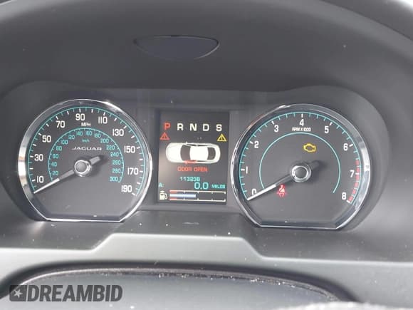 ✅ 2015 Jaguar XF Portfolio • VIN: SAJWJ0FF5F8U51892 • Lot: 43583121. Wystawiony na IAAI z przebiegiem 113 236 mil. Bezpłatny archiwum sprzedaży aukcyjnych z USA i szczegółowy raport historii pojazdu na DreamBid. Zdjęcie 7.