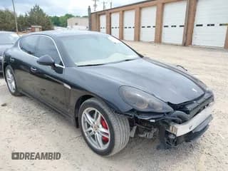 ✅ 2013 Porsche Panamera S • VIN: WP0AB2A71DL061108 • Lot: 42063281. Wystawiony na IAAI z przebiegiem 90 100 mil. Bezpłatny archiwum sprzedaży aukcyjnych z USA i szczegółowy raport historii pojazdu na DreamBid. Zdjęcie 1.