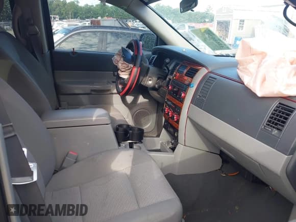 ✅ 2008 Dodge Durango SLT • VIN: 1D8HD48248F135173 • Lot: 42685790. Listed on IAAI with 200,260 mi. Free auction sales archive from the USA and detailed vehicle history report at DreamBid. Image 5.