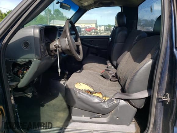 ✅ 2000 Chevrolet Silverado 1500 • VIN: 1GCEK14V7YZ206516 • Лот: 61213624. Опубликован ранее на Copart с пробегом 267 465 миль. Бесплатный доступ к архиву аукционных продаж из США и подробный отчёт об истории автомобиля на DreamBid. Изображение 7.