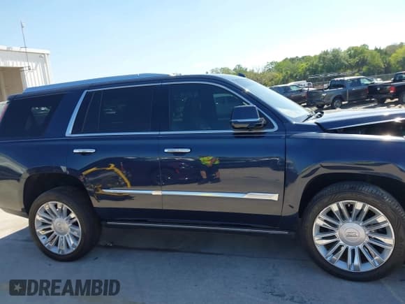 ✅ 2018 Cadillac Escalade Platinum • VIN: 1GYS3DKJ0JR213261 • Lot: 42038169. Listed on IAAI with 70,795 mi. Free auction sales archive from the USA and detailed vehicle history report at DreamBid. Image 13.
