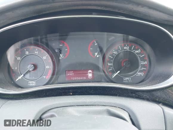 2013 Dodge Dart SXT z VIN 1C3CDFBA1DD181641, wystawiony jako IAAI lot #43176481 z przebiegiem 128 984 mil mil oraz . Historia ofert i sprzedaży dostępna na DreamBid. Obrazek 7.