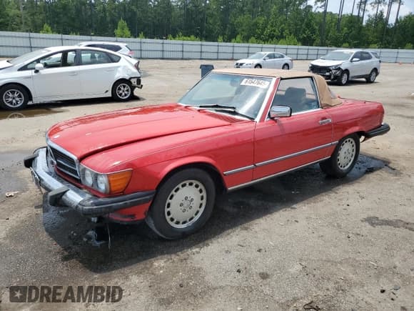 ✅ 1989 Mercedes-Benz 560 SL • VIN: WDBBA48D0KA104374 • Lot: 61547645. Wystawiony na Copart z przebiegiem 96 577 mil. Bezpłatny archiwum sprzedaży aukcyjnych z USA i szczegółowy raport historii pojazdu na DreamBid. Zdjęcie 1.