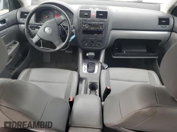 ✅ 2006 Volkswagen Jetta 2.5L • VIN: 3VWRG71K26M690381 • Лот: 85583905. Опубликован ранее на Copart с пробегом 175 865 миль. Бесплатный доступ к архиву аукционных продаж из США и подробный отчёт об истории автомобиля на DreamBid. Изображение 8.