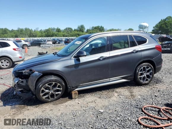 ✅ 2022 BMW X1 xDrive28i • VIN: WBXJG9C07N5V37512 • Lot: 57449645. Listed on Copart with 19,853 mi. Free auction sales archive from the USA and detailed vehicle history report at DreamBid. Image 1.