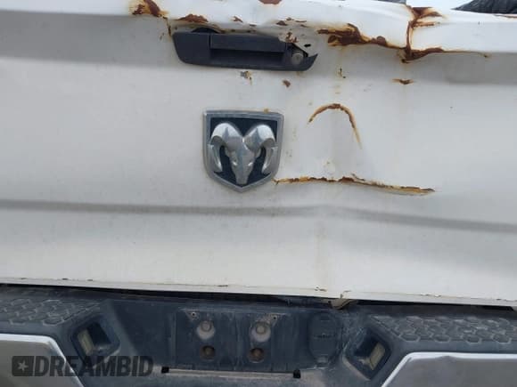 ✅ 2013 Ram 2500 Tradesman • VIN: 3C6TR5CT9DG525685 • Lot: 41851558. Listed on IAAI with 190,972 mi. Free auction sales archive from the USA and detailed vehicle history report at DreamBid. Image 6.