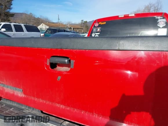 ✅ 2006 Chevrolet Silverado 2500HD LT3 • VIN: 1GCHK23D46F270846 • Lot: 41395200. Wystawiony na IAAI z przebiegiem 213 315 mil. Bezpłatny archiwum sprzedaży aukcyjnych z USA i szczegółowy raport historii pojazdu na DreamBid. Zdjęcie 16.